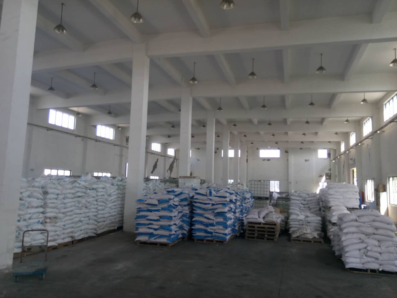 固體化學(xué)品倉(cāng)庫(kù)-澳迪森電子.jpg 固體化學(xué)品倉(cāng)庫(kù)-澳迪森電子.jpg